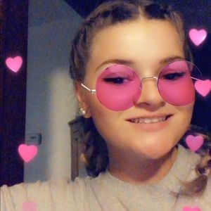 Meet your Posher, Raelee